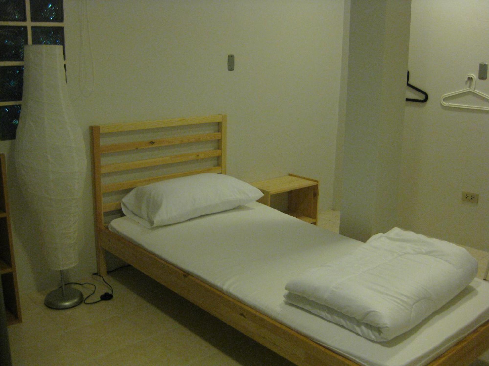 Rest 3 Hostel Bangkok Exterior photo