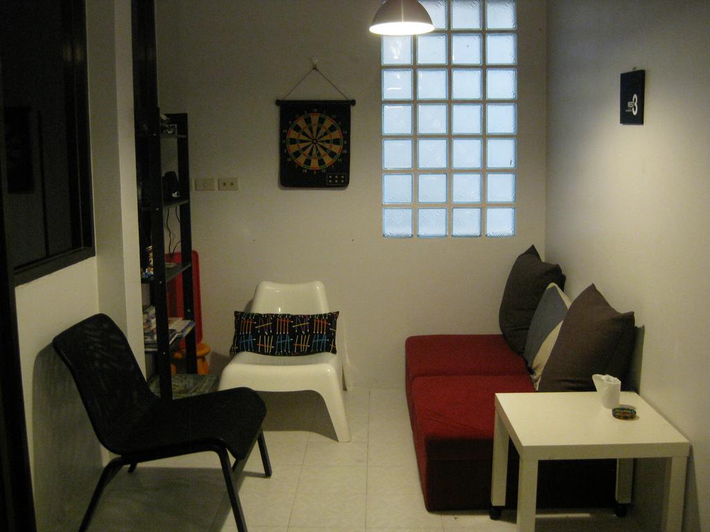 Rest 3 Hostel Bangkok Exterior photo